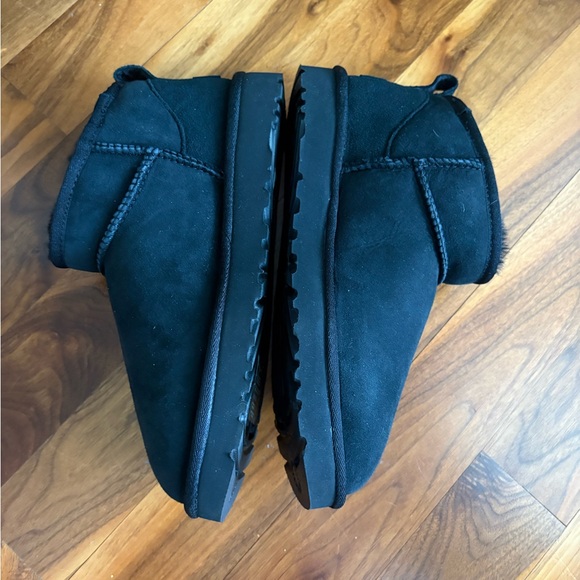 UGG Classic Ultra Mini, Size 9, NEW - Picture 9 of 16